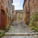 Фотообои - Старая каменная лестница